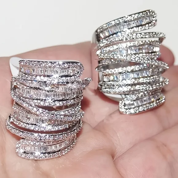 2 HOUR SALE! Beautiful 3.4CT Wide CZ Silver Ring! Wow!!🤍🤍🤍🤍✨✨✨✨ - Picture 6 of 8